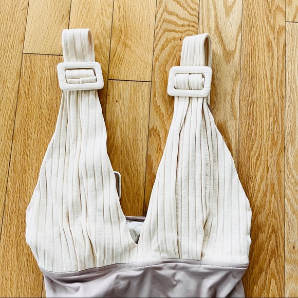 FRAMED Superb Bodysuit - Picture 6 of 9